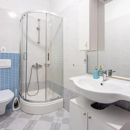 Apartman Zoricic 1 - Hr-11028-01 By Interhome *